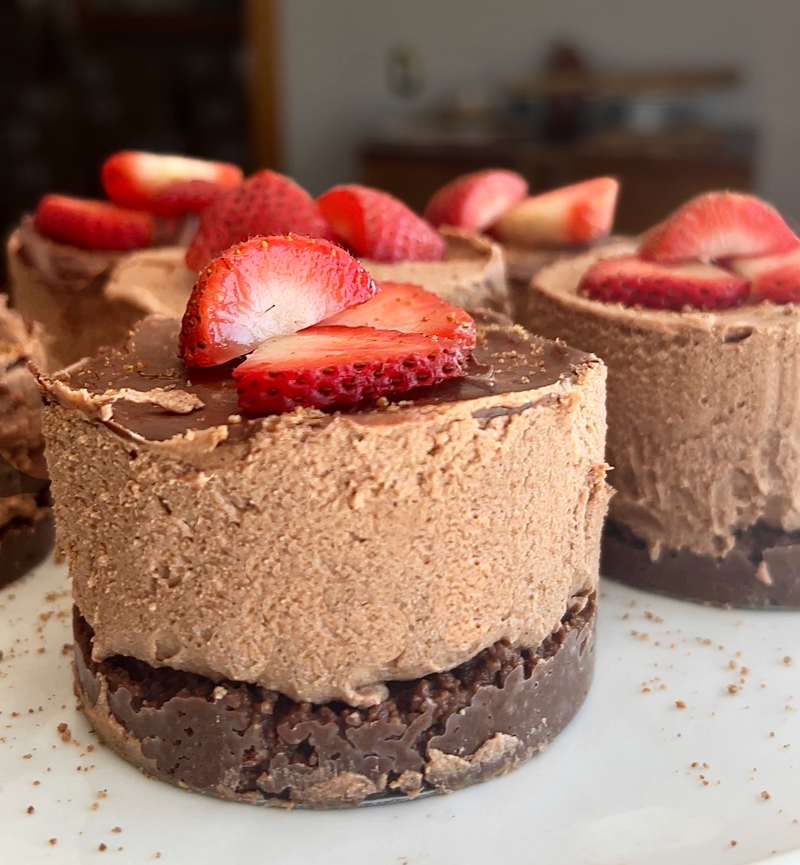 Chocolate No Bake Mini Cheesecakes